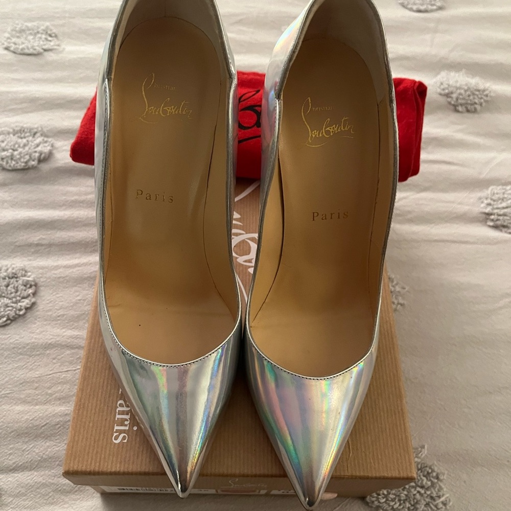 Christian Louboutin Hot Chick 100 Speechio Láser Silver shoes.